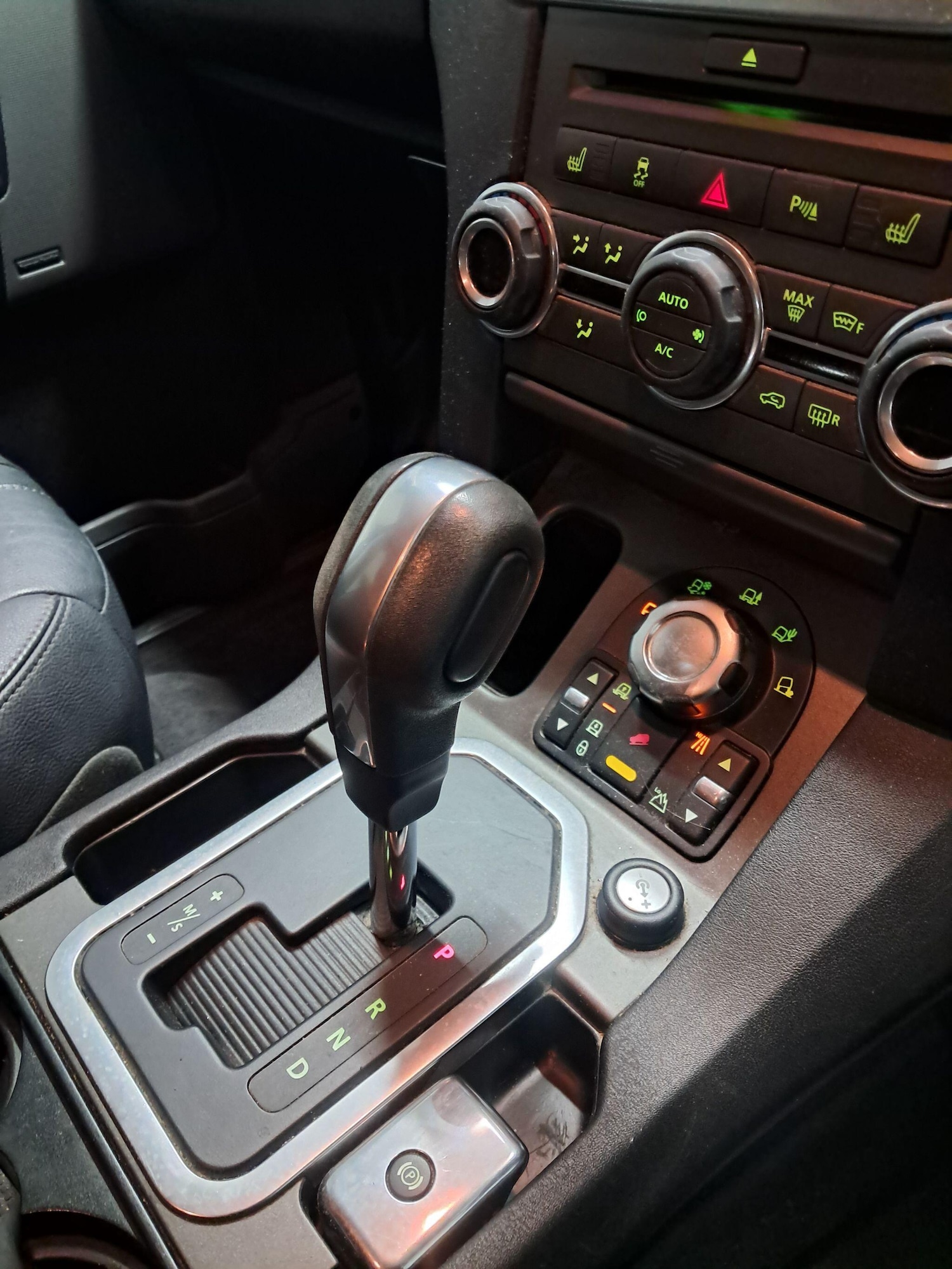 Used Land Rover Discovery 4 for sale - 78136032: Photo 26