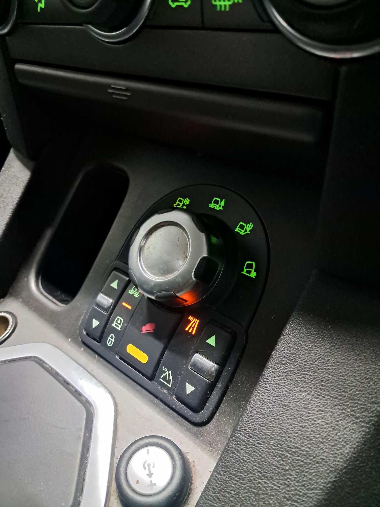 Used Land Rover Discovery 4 for sale - 78136032: Photo 30