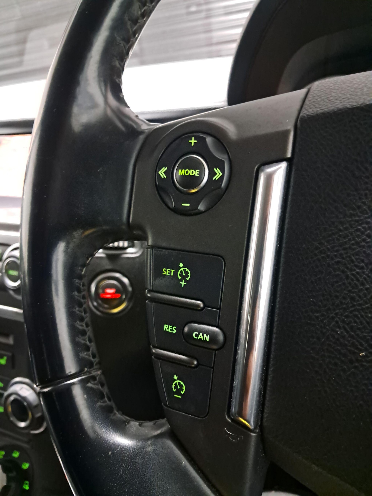 Used Land Rover Discovery 4 for sale - 78136032: Photo 34