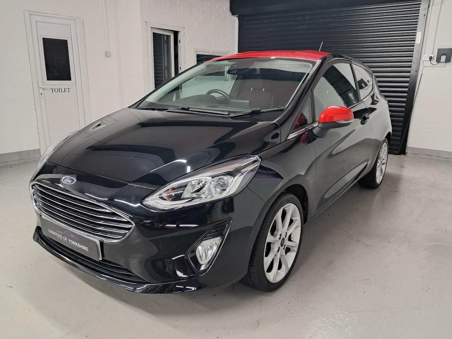 Used Ford Fiesta 2018 for sale - 76942427: Photo 2