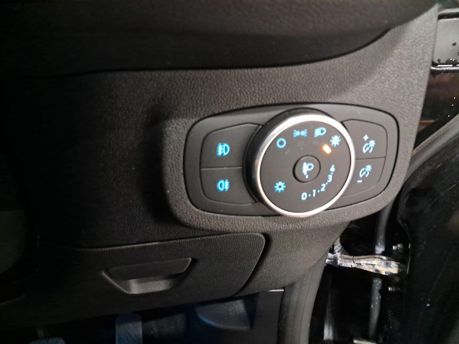 Used Ford Fiesta 2018 for sale - 76942427: Photo 24