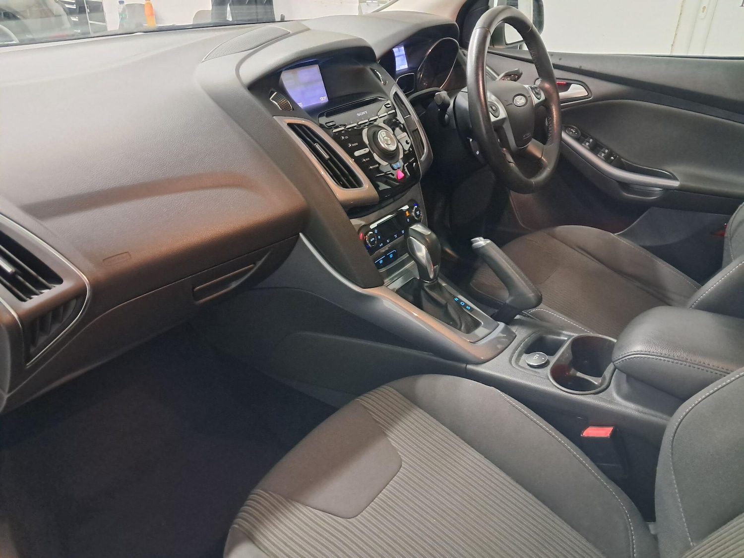 Used Ford Focus 2014 for sale - 76498853: Photo 2