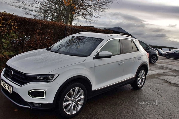 Used Volkswagen T-Roc 2018 for sale - 76953703: Photo 1