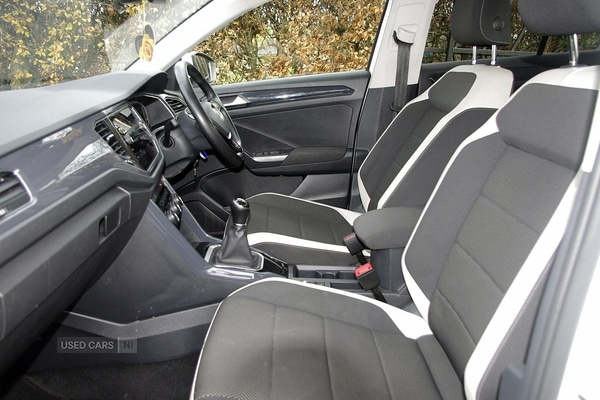 Used Volkswagen T-Roc 2018 for sale - 76953703: Photo 6