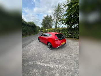 Used Volvo V40 2014 for sale - 79396890: Photo
