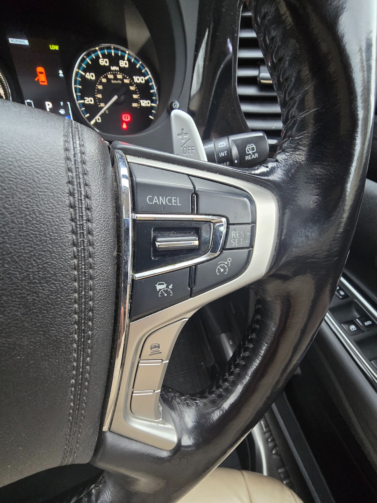 Used Mitsubishi Outlander 2018 for sale - 76856054: Photo 41