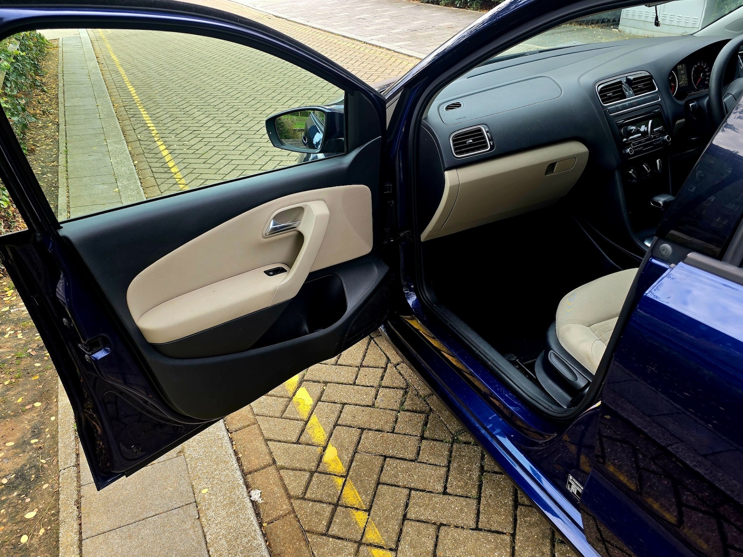 Used Volkswagen Polo 2010 for sale - 76388015: Photo 11