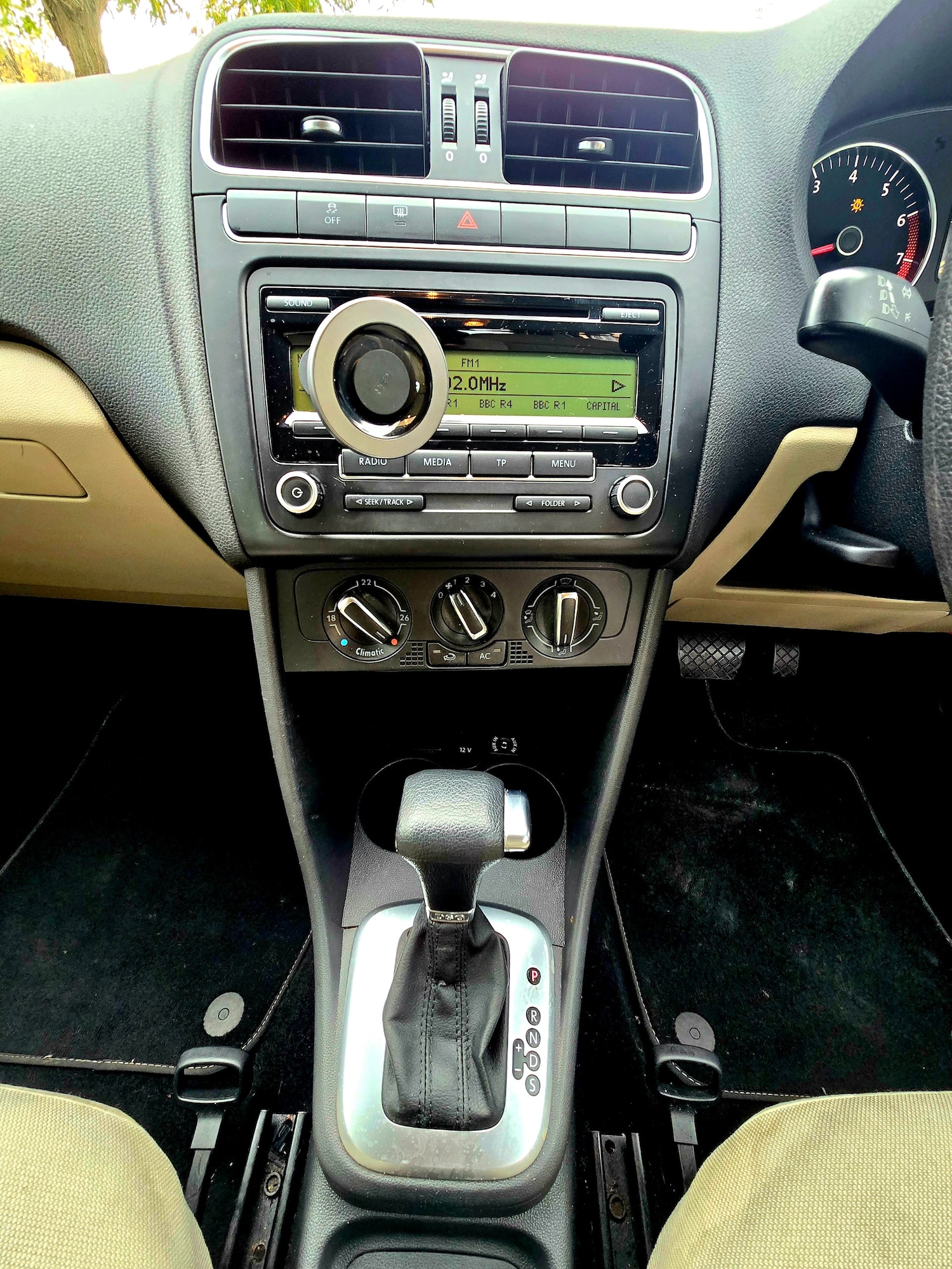 Used Volkswagen Polo 2010 for sale - 76388015: Photo 18