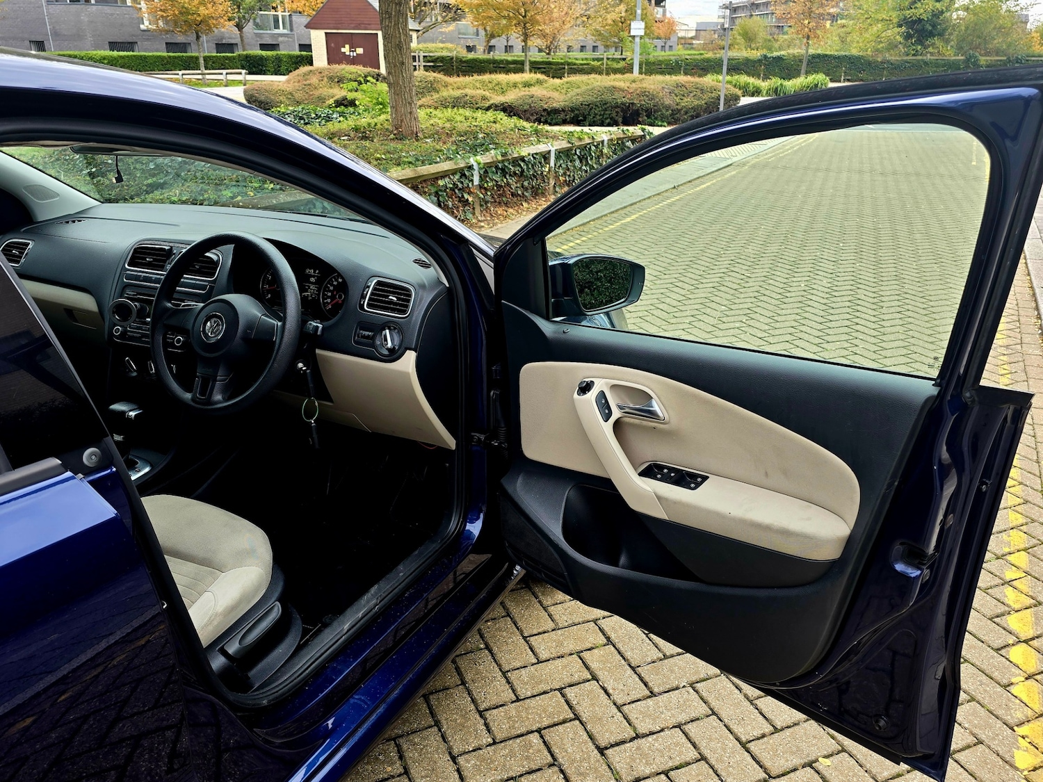 Used Volkswagen Polo 2010 for sale - 76388015: Photo 27