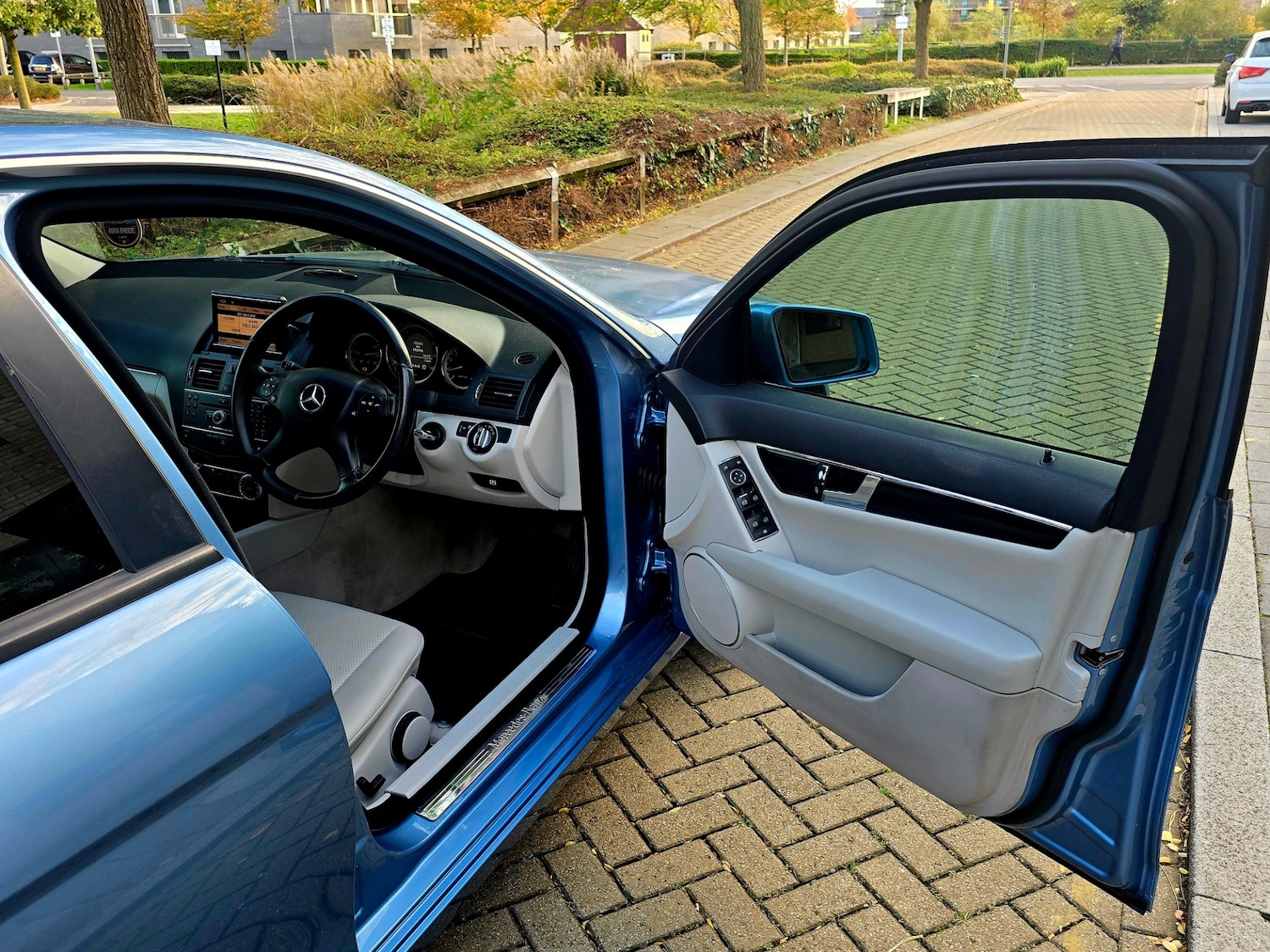 Used Mercedes-Benz C Class 2010 for sale - 76397267: Photo 12