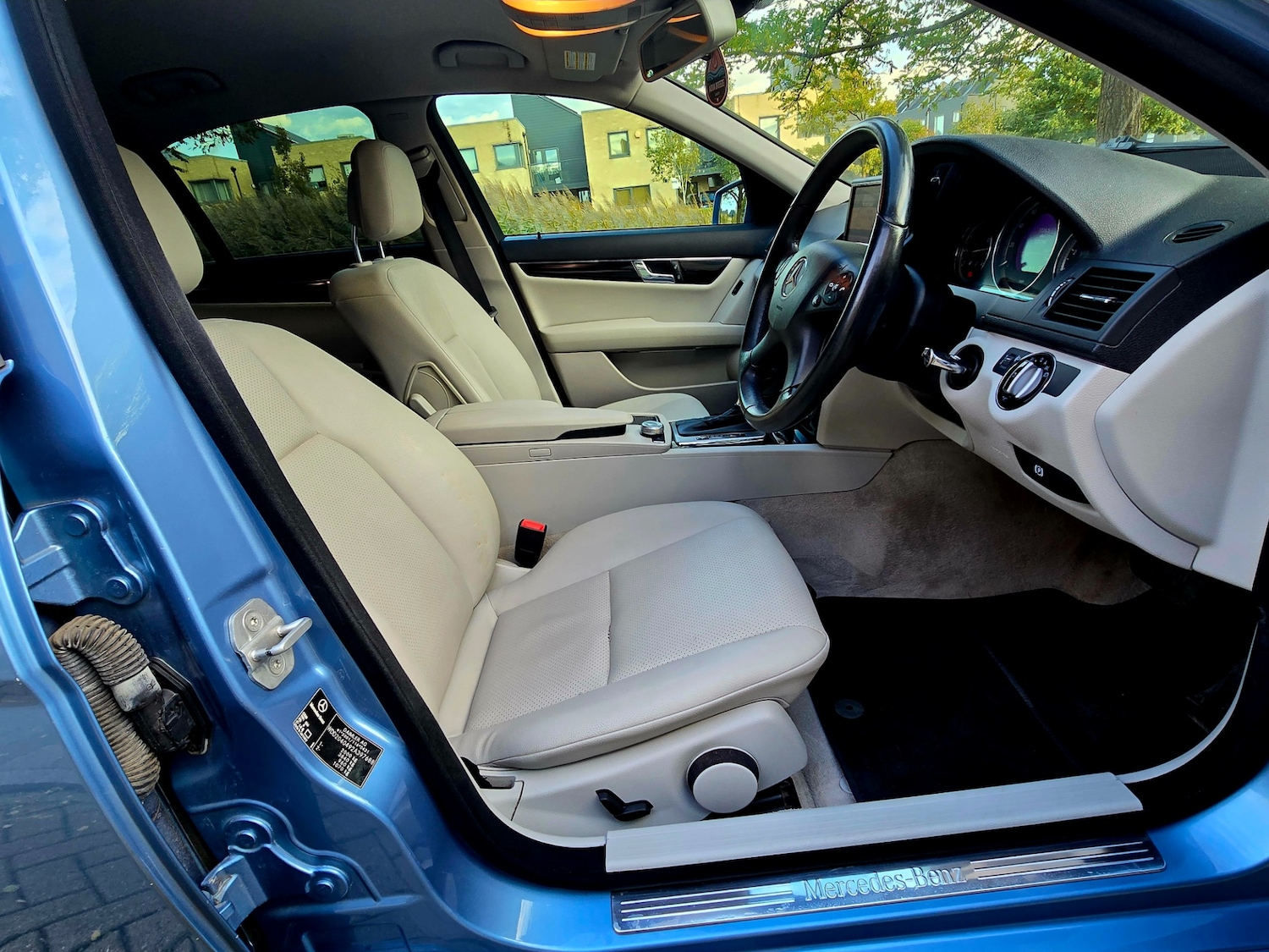 Used Mercedes-Benz C Class 2010 for sale - 76397267: Photo 13