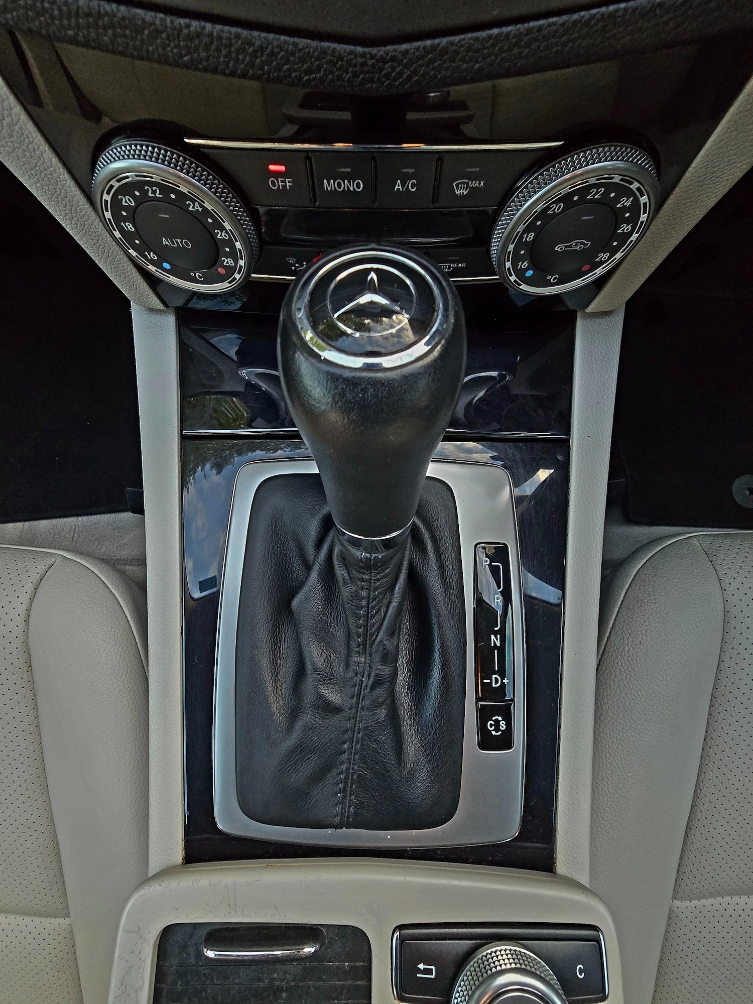 Used Mercedes-Benz C Class 2010 for sale - 76397267: Photo 15