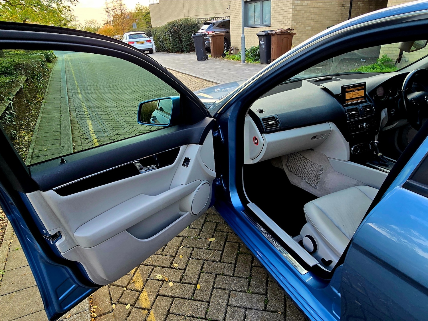 Used Mercedes-Benz C Class 2010 for sale - 76397267: Photo 16