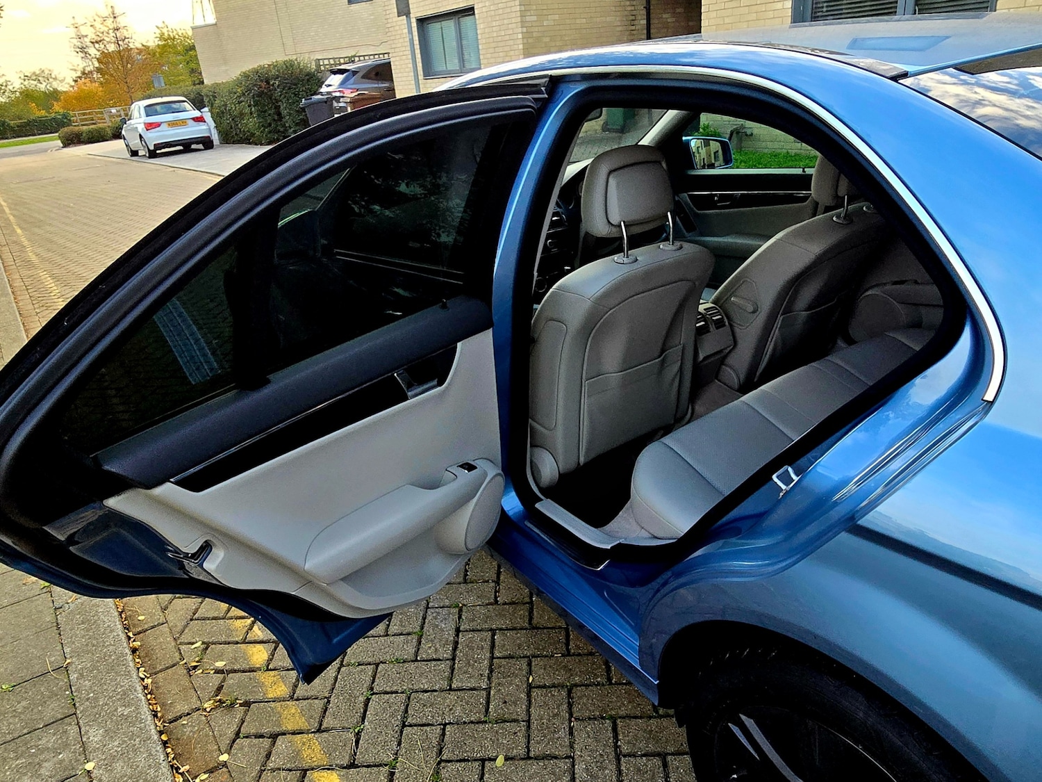 Used Mercedes-Benz C Class 2010 for sale - 76397267: Photo 18