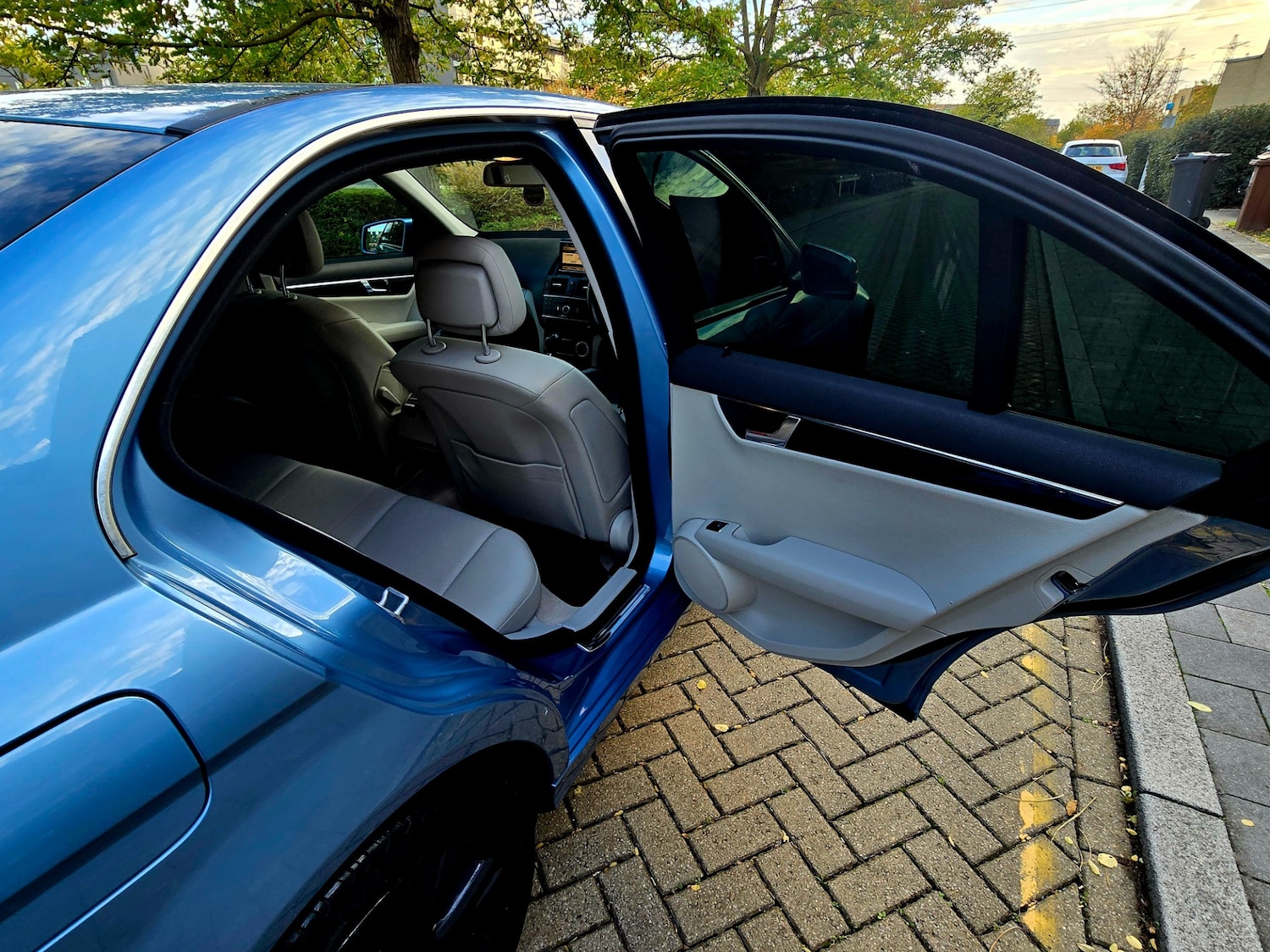 Used Mercedes-Benz C Class 2010 for sale - 76397267: Photo 26