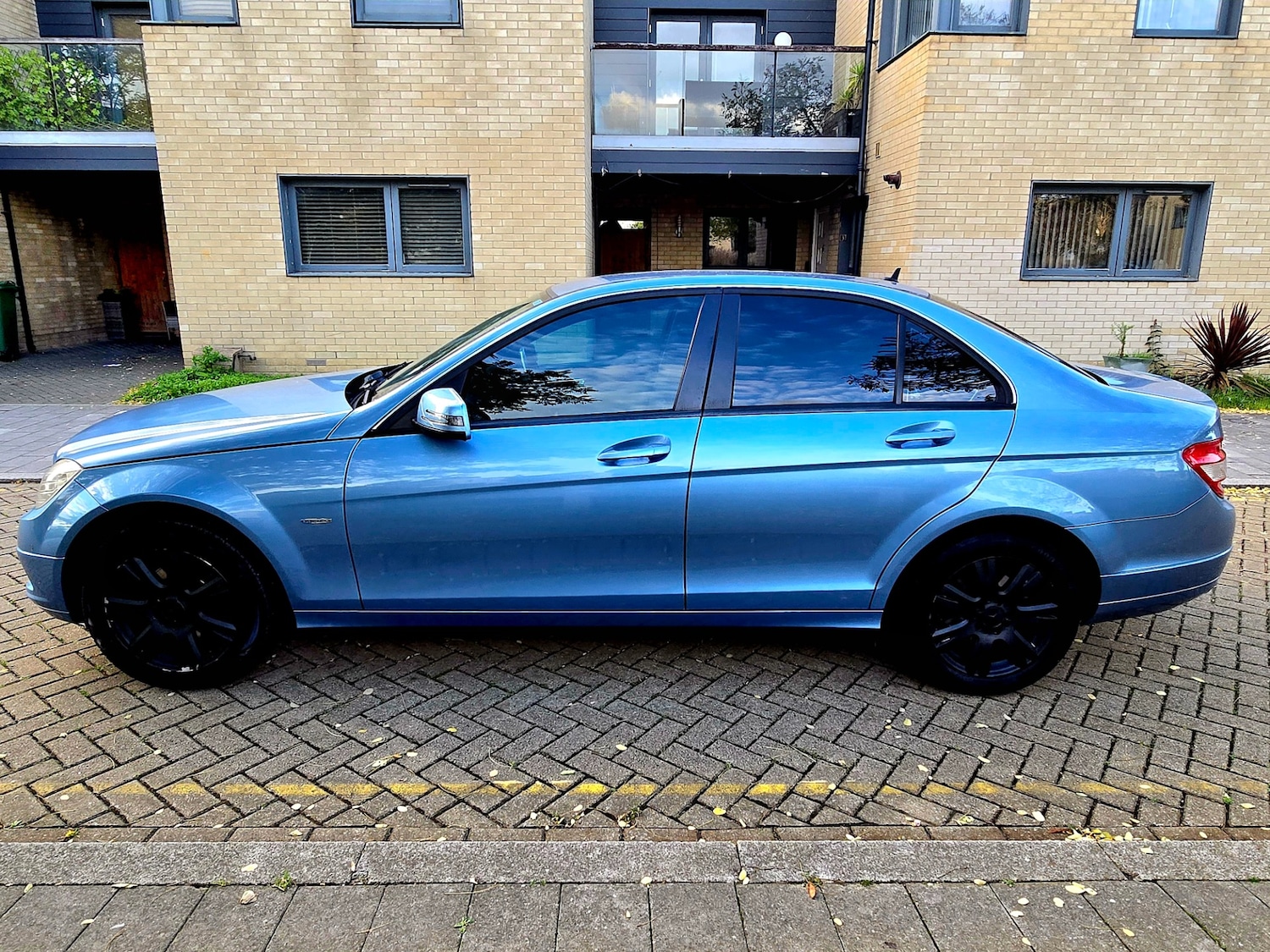 Used Mercedes-Benz C Class 2010 for sale - 76397267: Photo 7