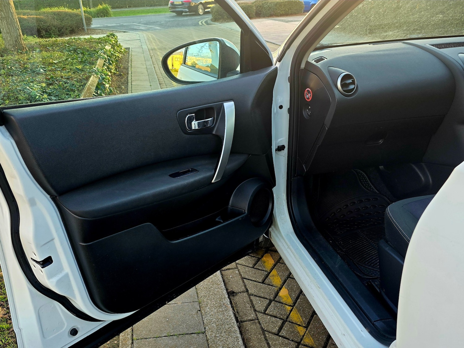 Used Nissan Qashqai 2012 for sale - 76670877: Photo 23