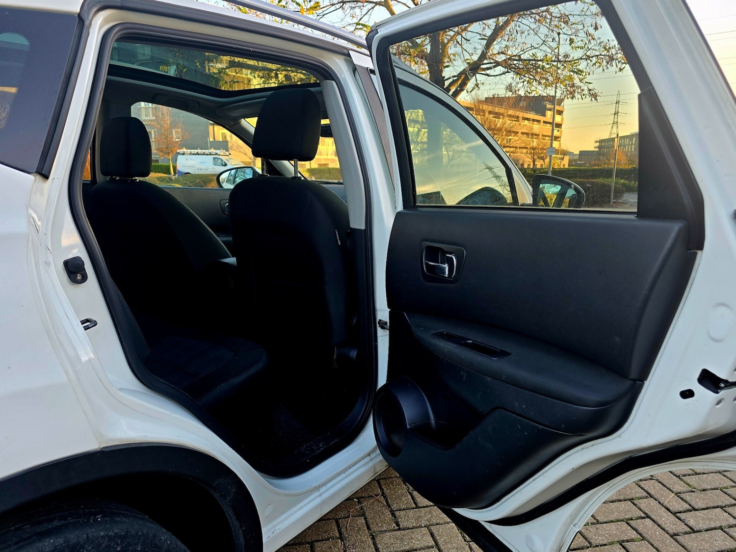 Used Nissan Qashqai 2012 for sale - 76670877: Photo 25