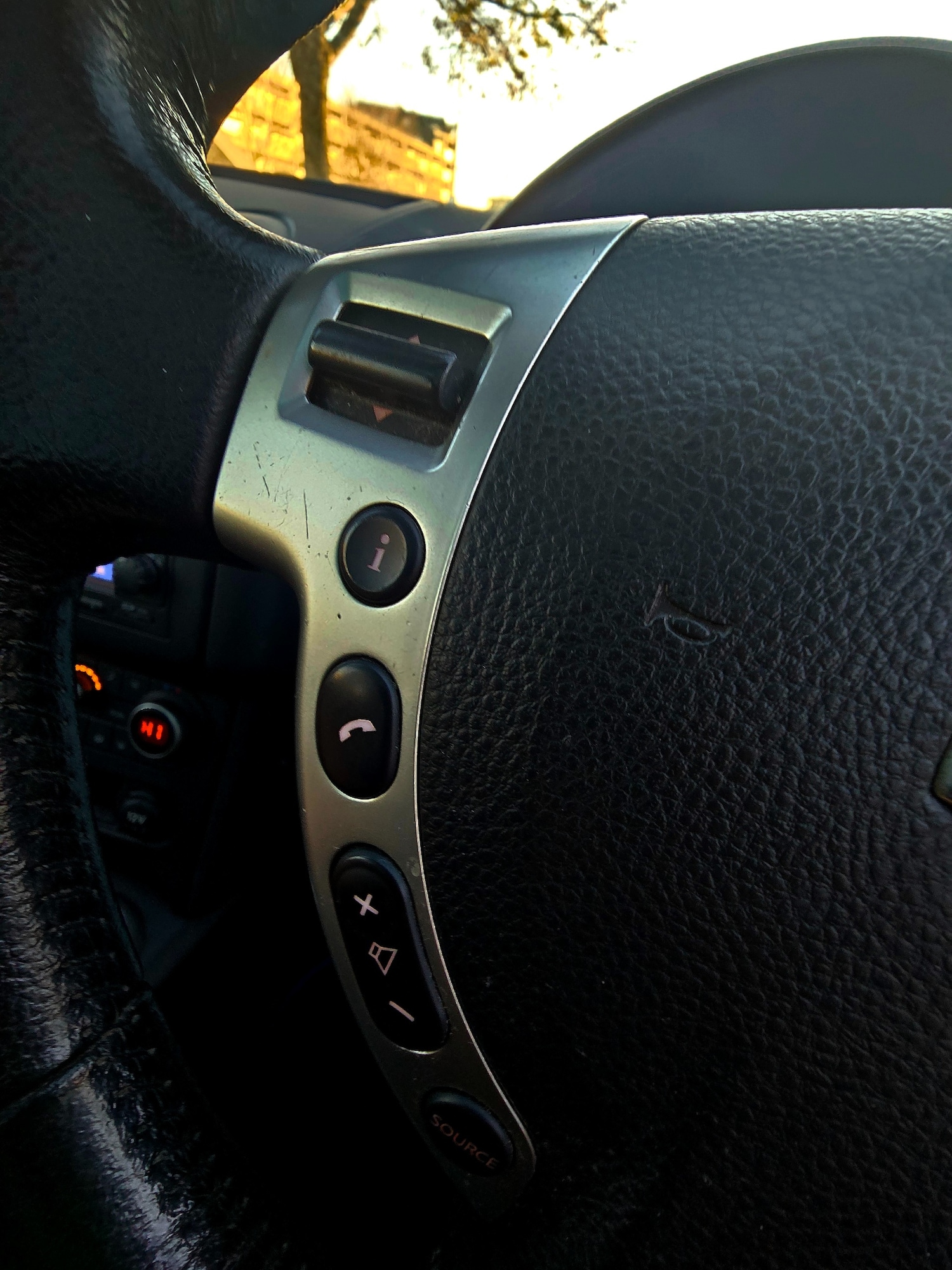 Used Nissan Qashqai 2012 for sale - 76670877: Photo 28