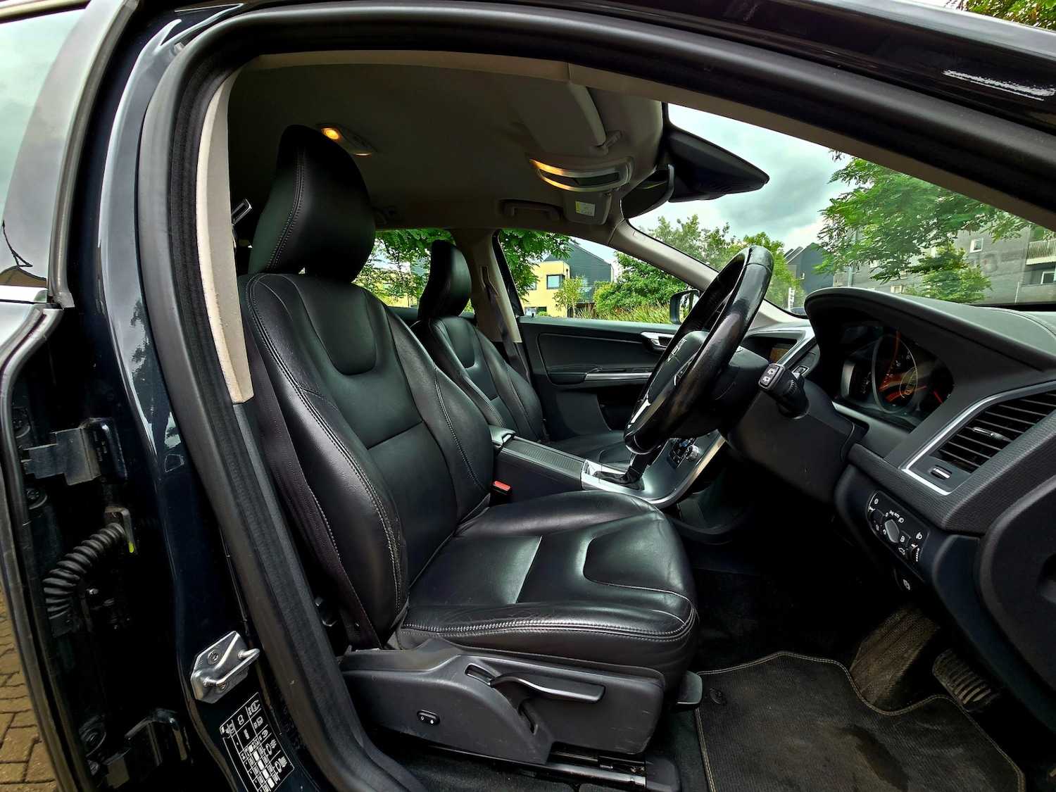 Used Volvo XC60 2017 for sale - 77410774: Photo 23