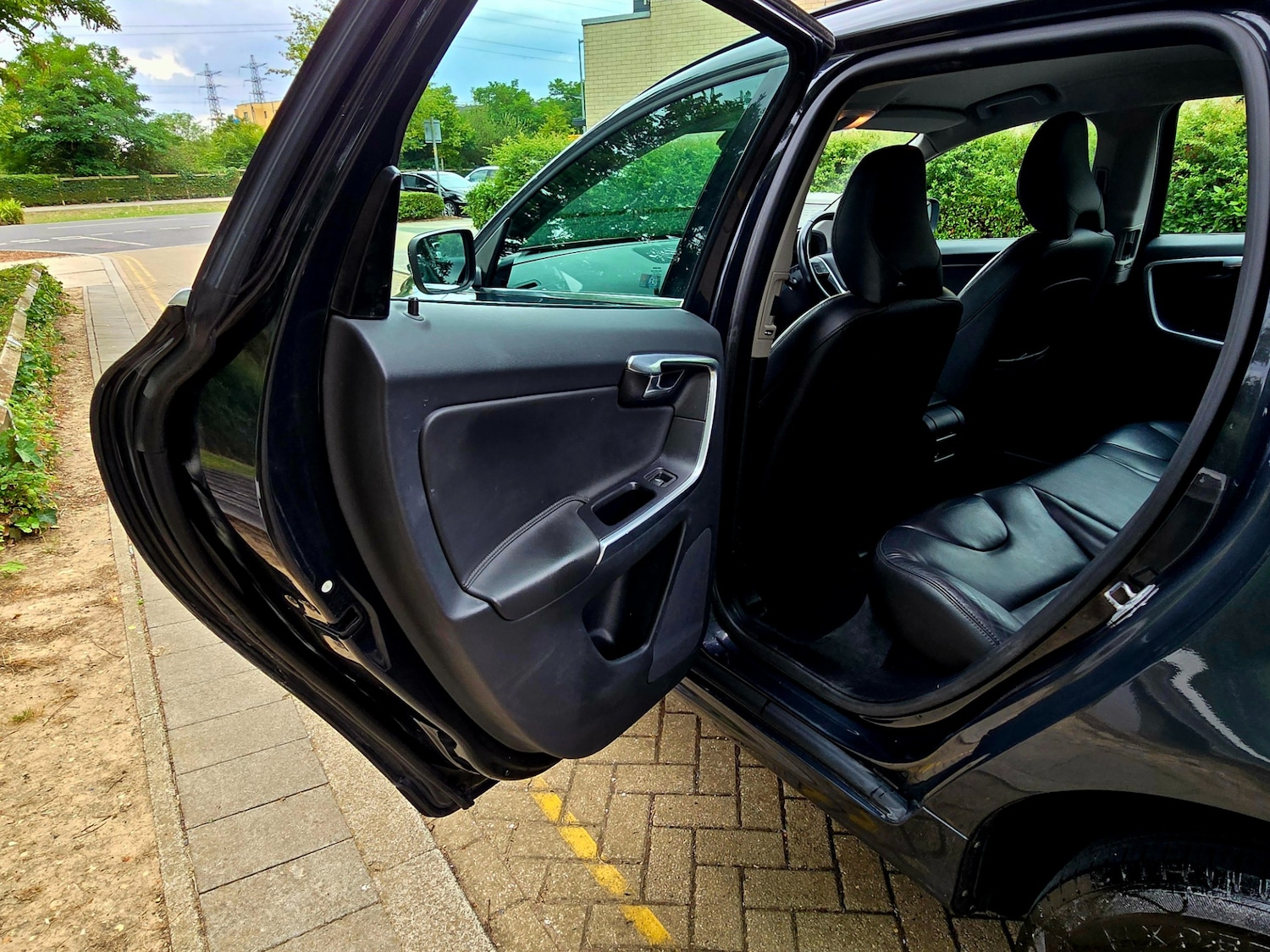 Used Volvo XC60 2017 for sale - 77410774: Photo 30