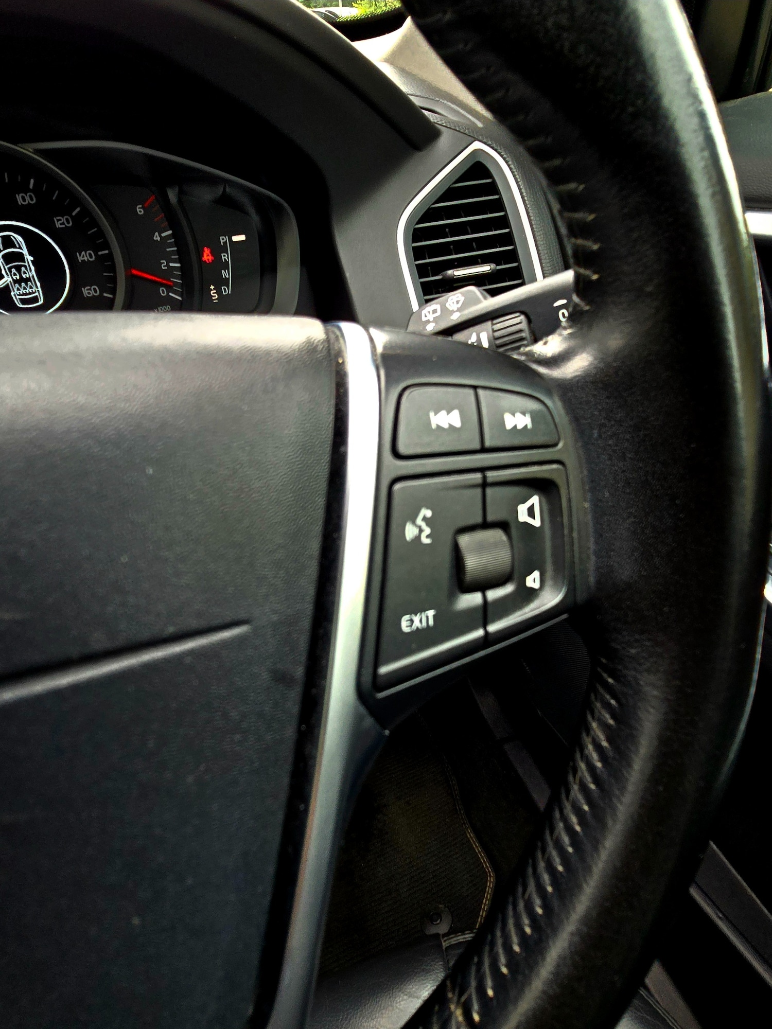 Used Volvo XC60 2017 for sale - 77410774: Photo 35