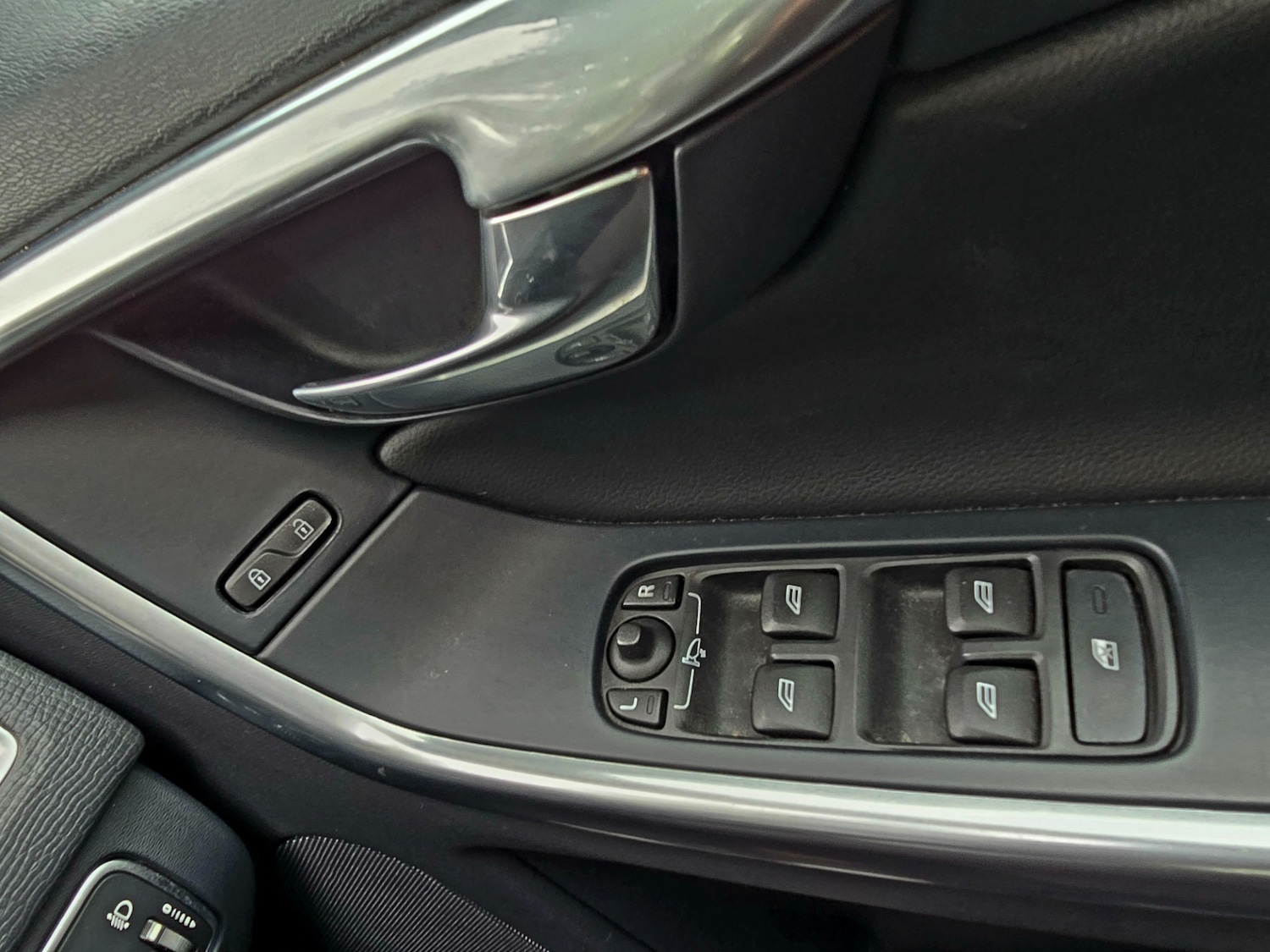 Used Volvo XC60 2017 for sale - 77410774: Photo 38