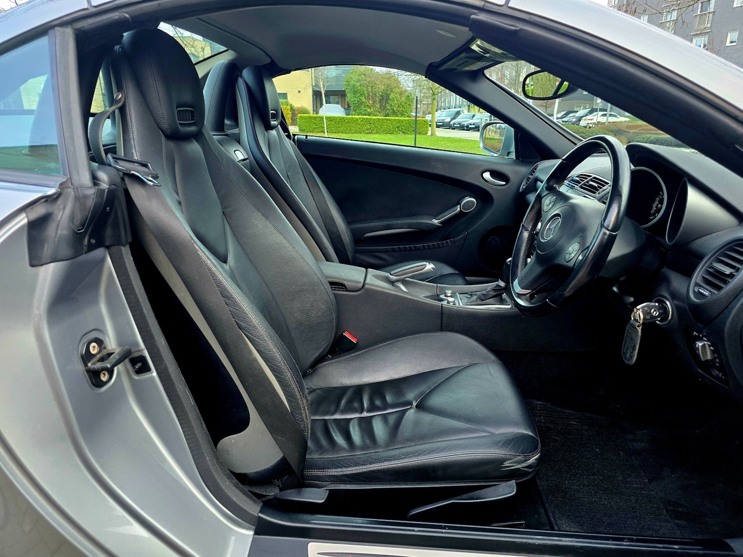 Used Mercedes-Benz SLK 2010 for sale - 77386184: Photo 16