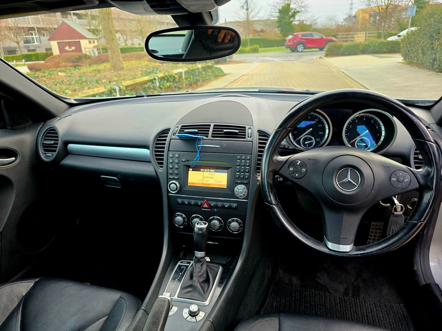 Used Mercedes-Benz SLK 2010 for sale - 77386184: Photo 17