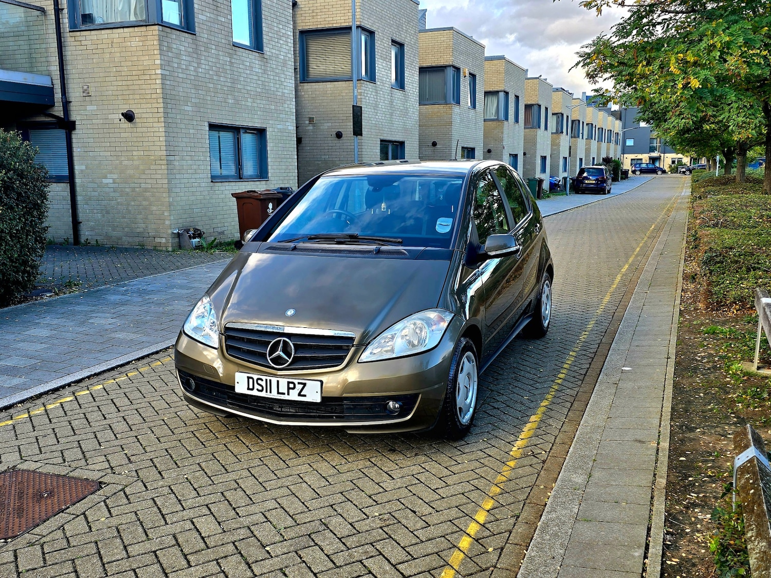 Used Mercedes-Benz A-Class 2011 for sale - 76335267: Photo 5