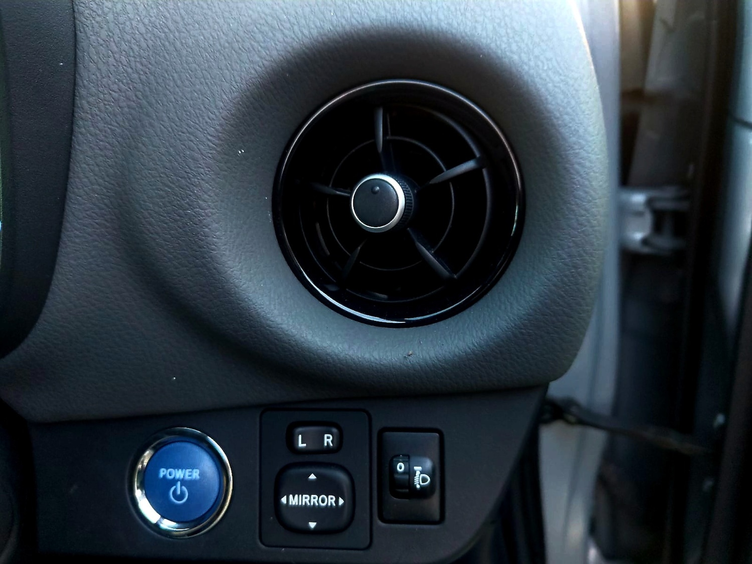 Used Toyota Yaris 2019 for sale - 77073437: Photo 35