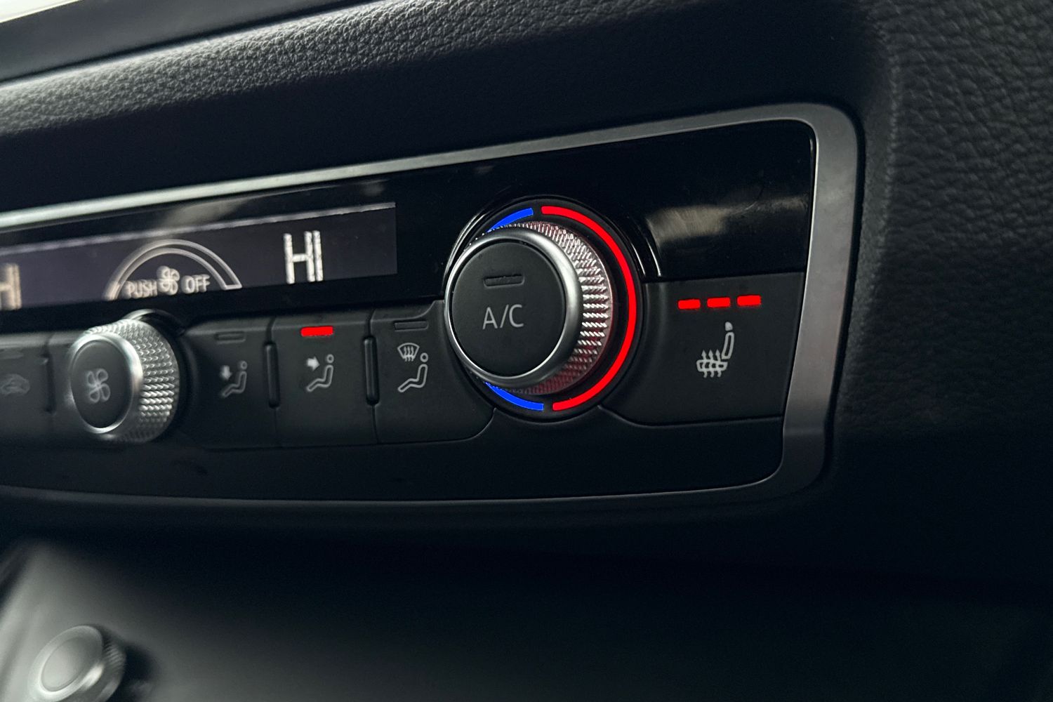 Used Audi Q3 2021 for sale - 77340933: Photo 36