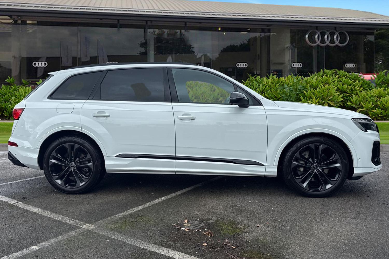 Used Audi Q7 2025 for sale - 76541031: Photo 3