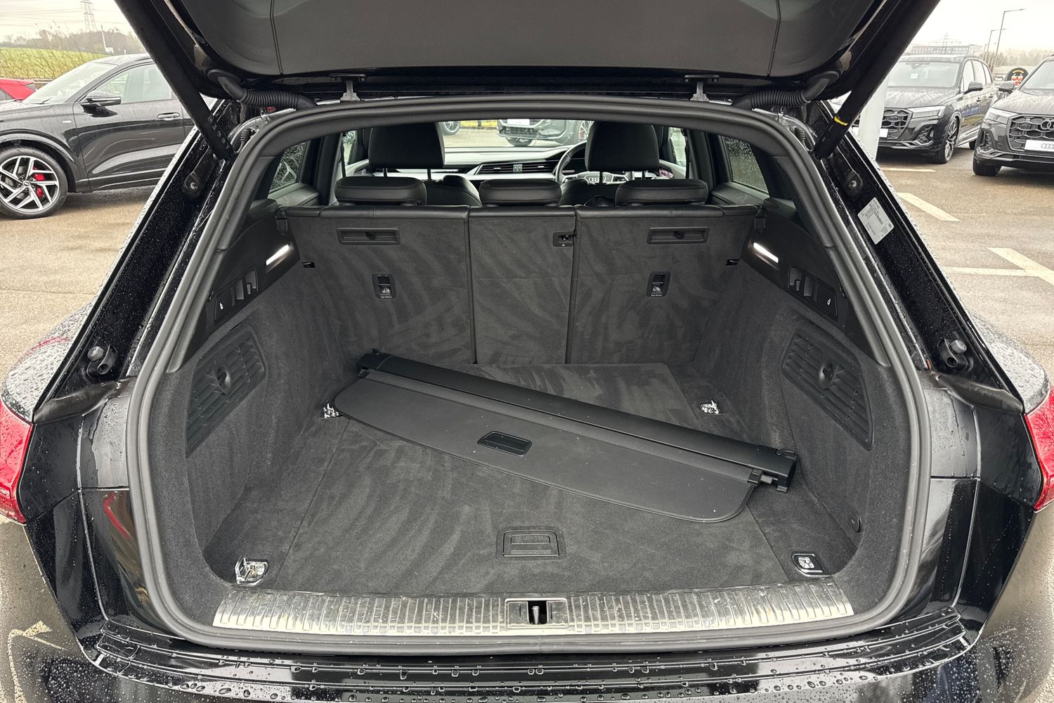 Used Audi e-tron 2021 for sale - 77249525: Photo 7