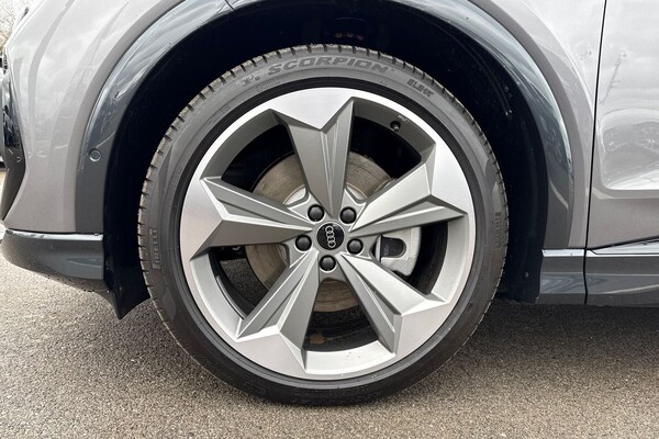 Used Audi Q4 e-tron 2025 for sale - 74076940: Photo 10