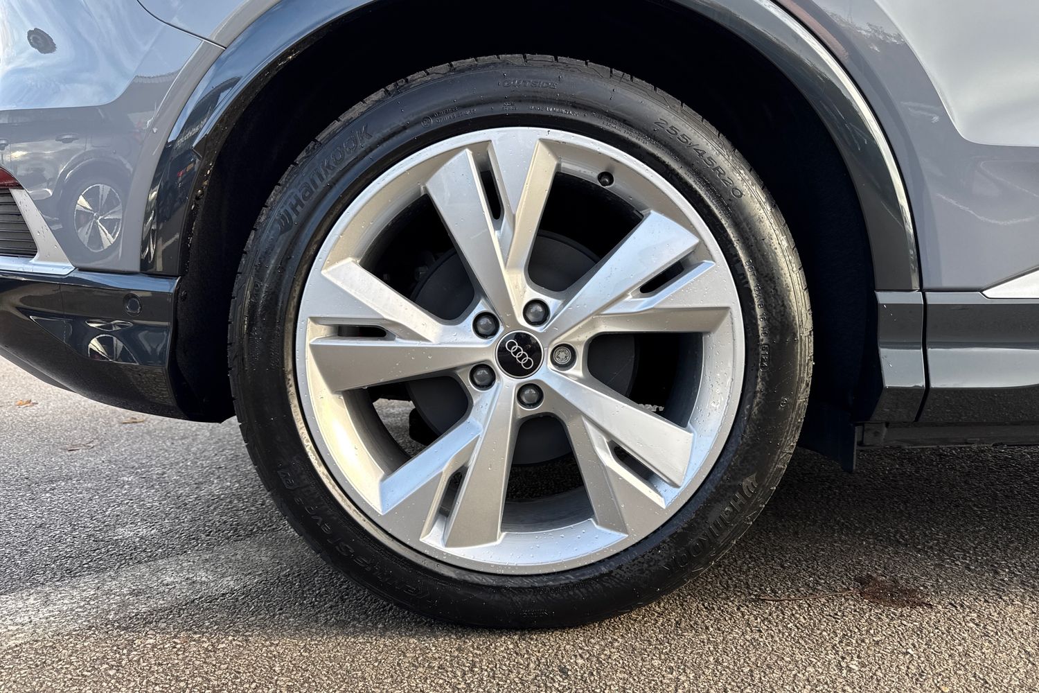 Used Audi Q4 e-tron 2025 for sale - 76300273: Photo 10