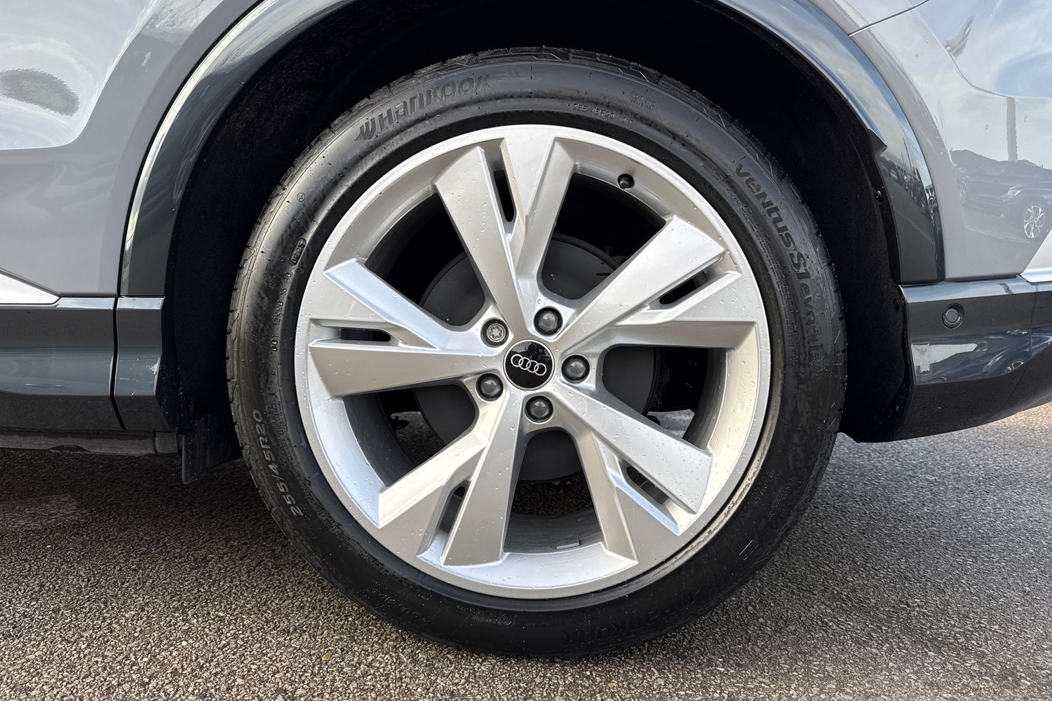 Used Audi Q4 e-tron 2025 for sale - 76300273: Photo 11