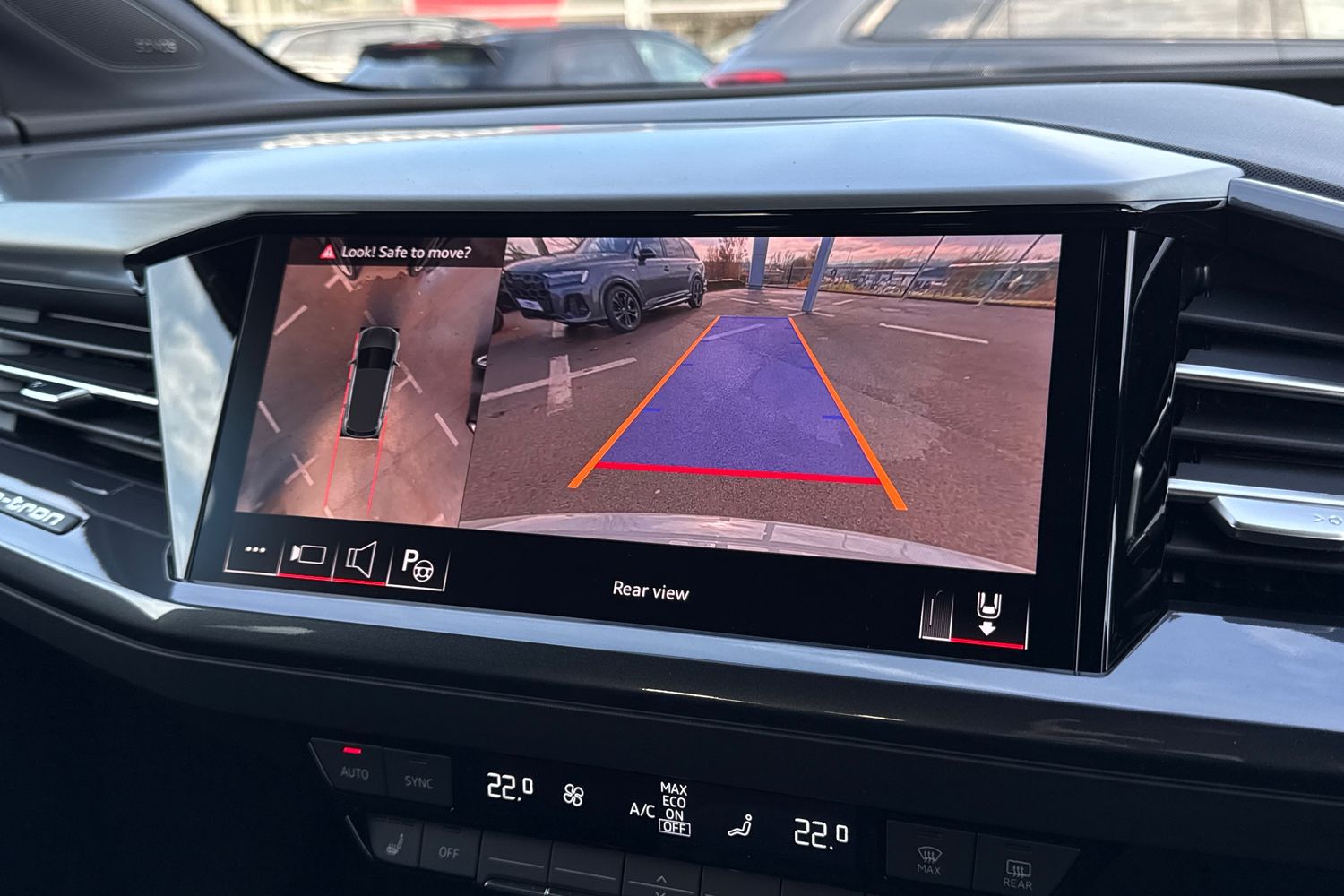 Used Audi Q4 e-tron 2025 for sale - 76300273: Photo 32