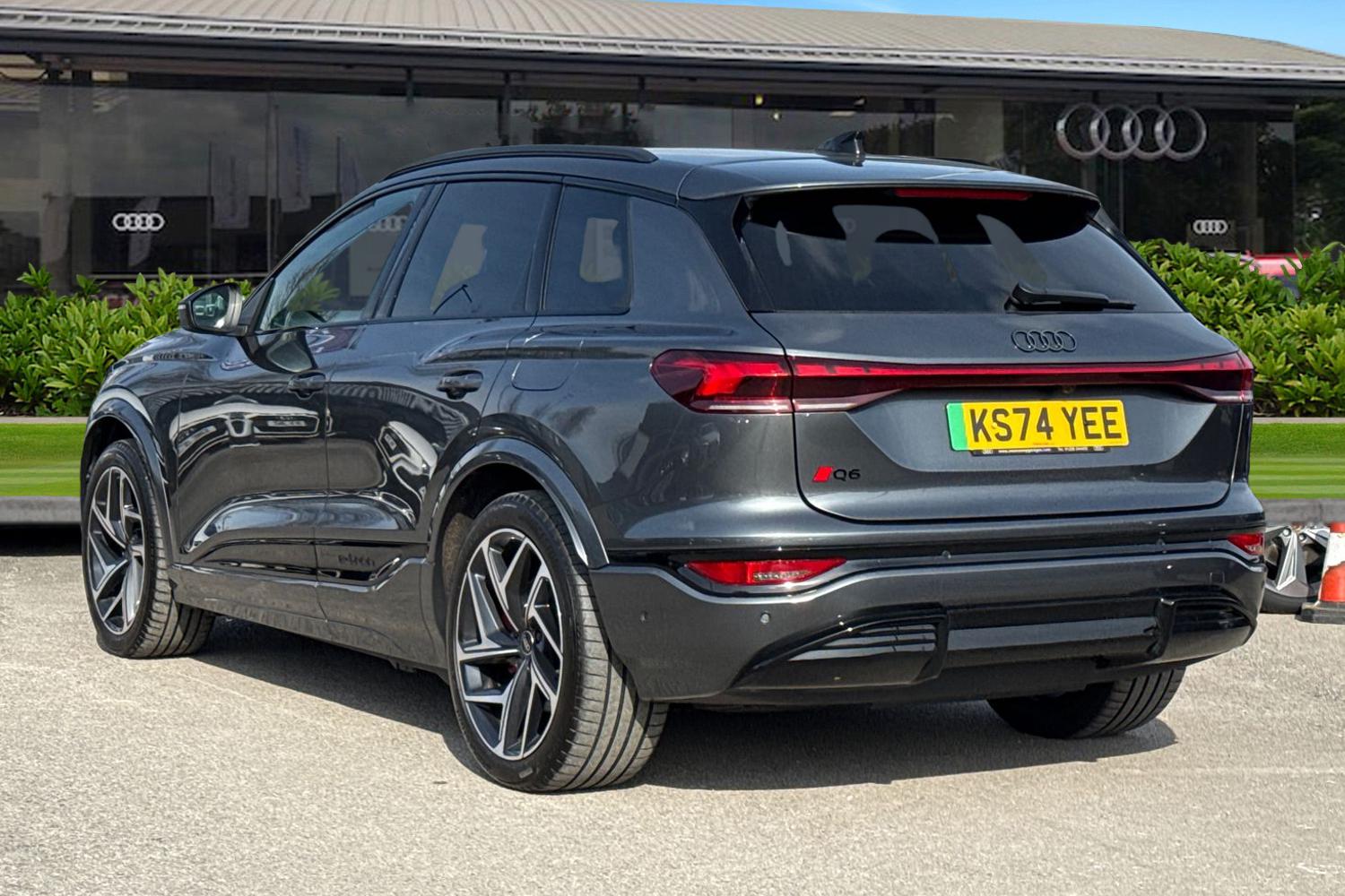 Used Audi Q6 e-tron 2024 for sale - 77961376: Photo 2