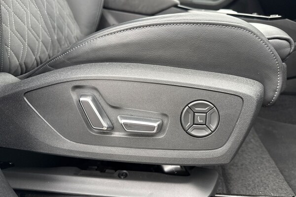 Used Audi Q6 e-tron 2025 for sale - 76250639: Photo 30