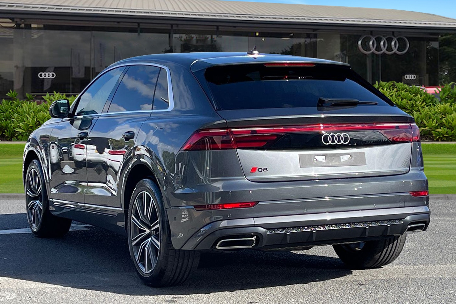 Used Audi Q8 2025 for sale - 76546108: Photo 2