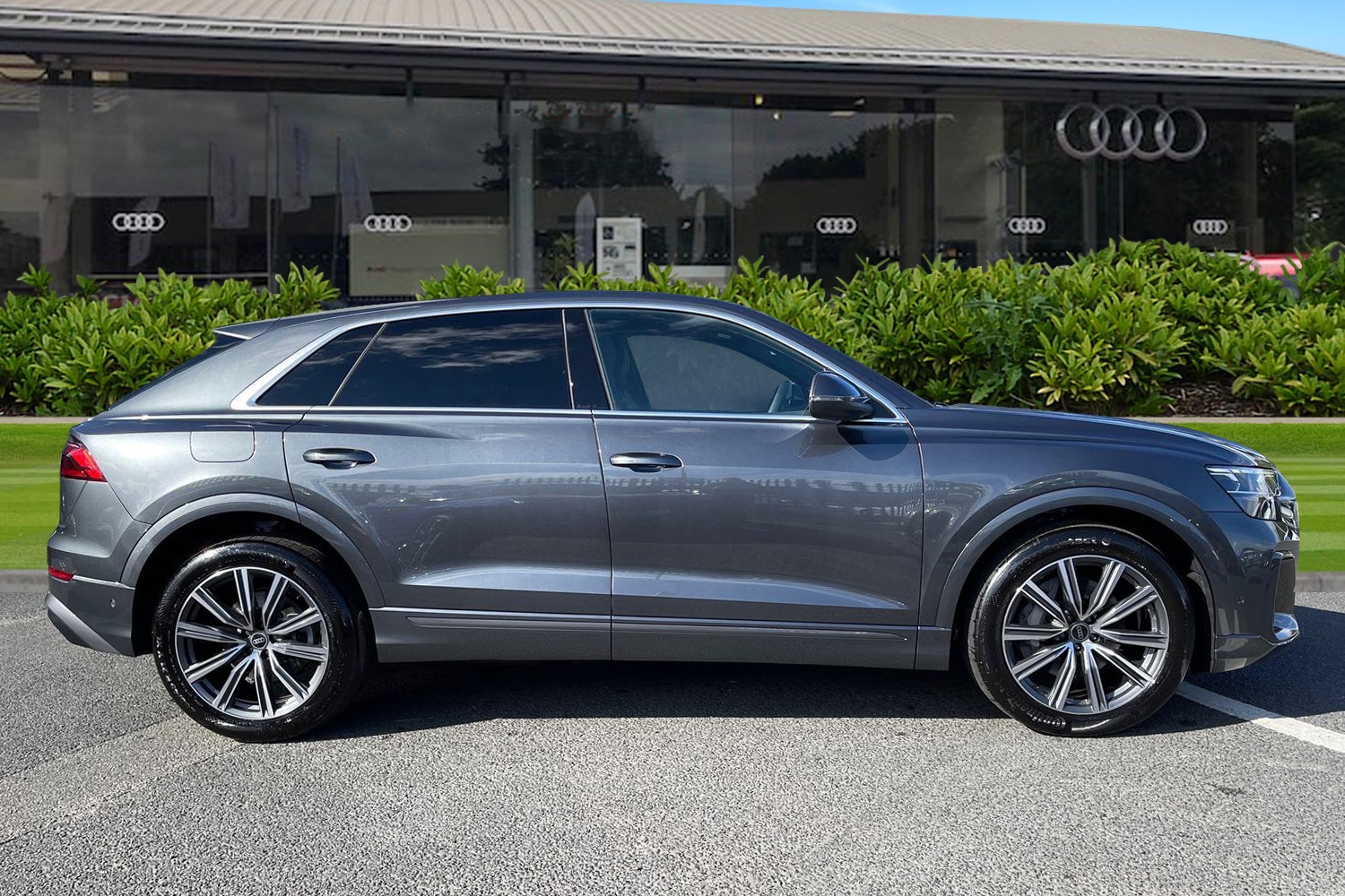 Used Audi Q8 2025 for sale - 76546108: Photo 3