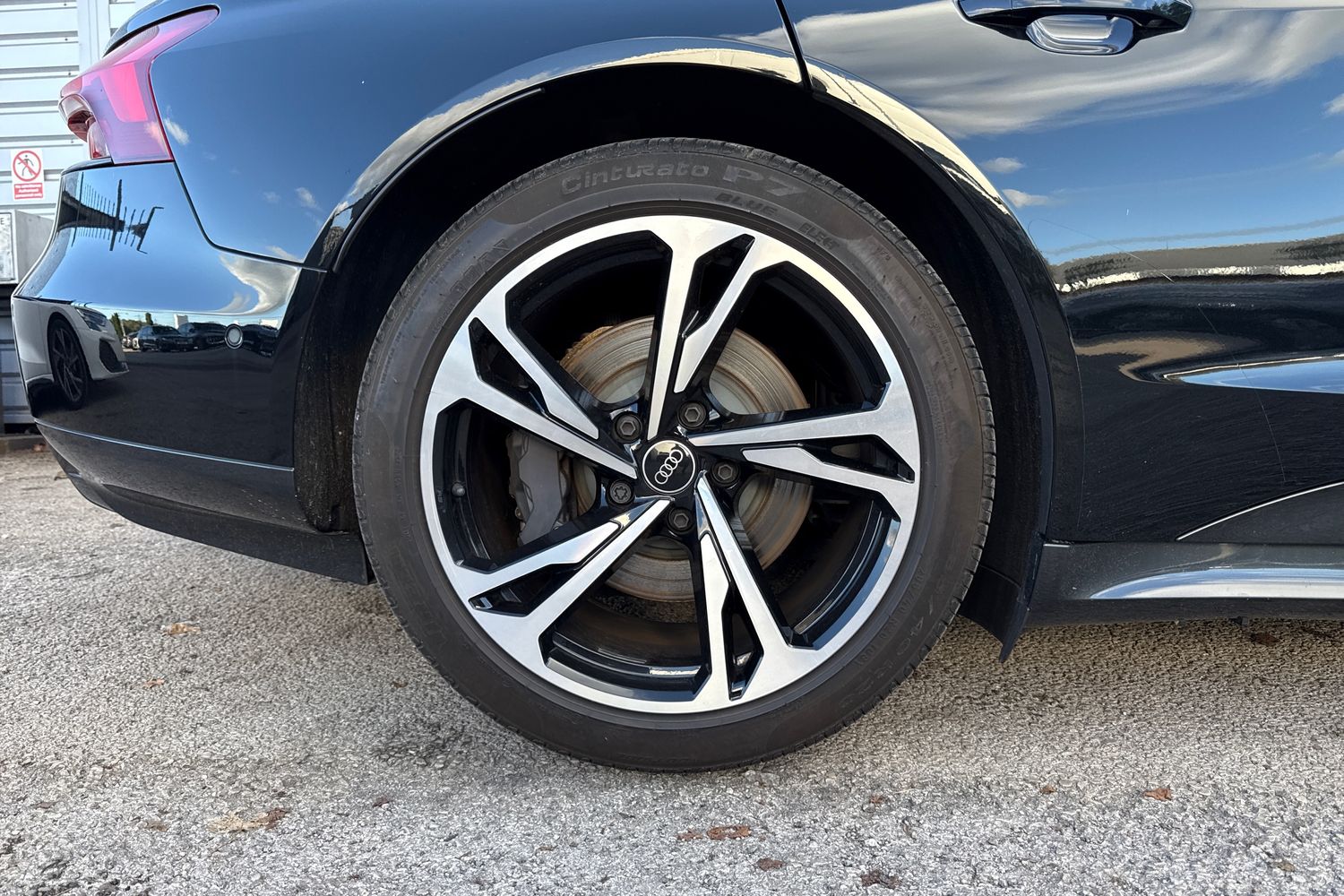 Used Audi e-tron GT 2023 for sale - 76030573: Photo 11