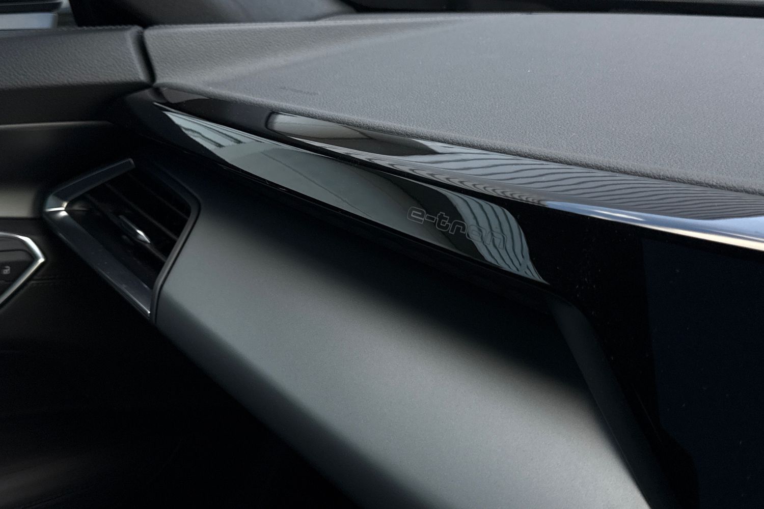 Used Audi e-tron GT 2023 for sale - 76030573: Photo 39