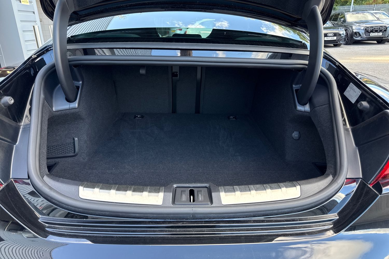 Used Audi e-tron GT 2023 for sale - 76030573: Photo 7