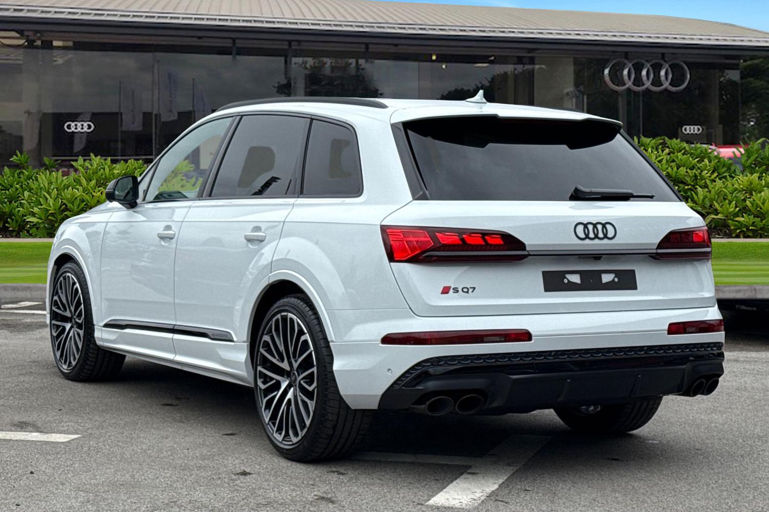 Used Audi SQ7 2026 for sale - 77368556: Photo 2