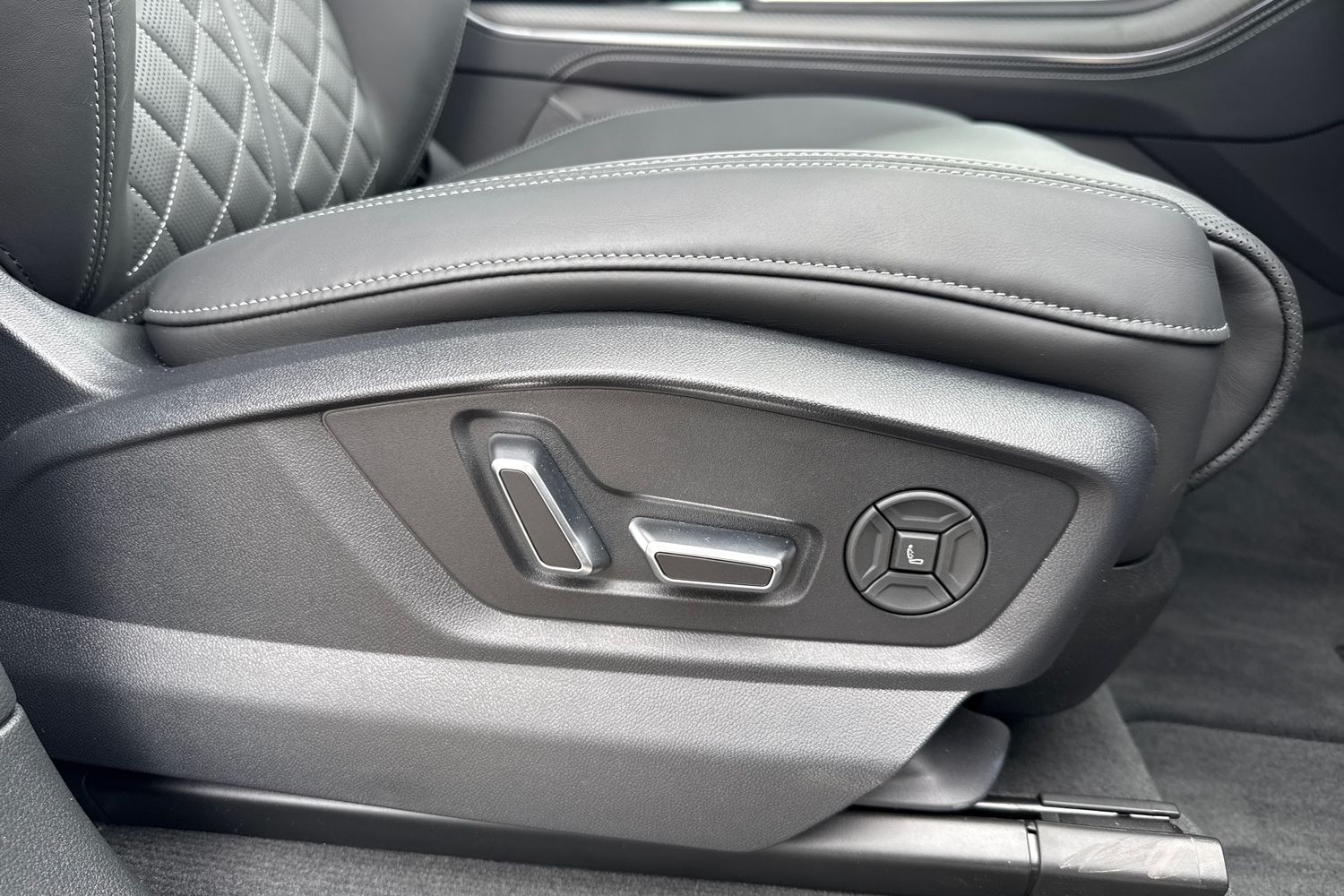 Used Audi SQ7 2026 for sale - 77368556: Photo 32