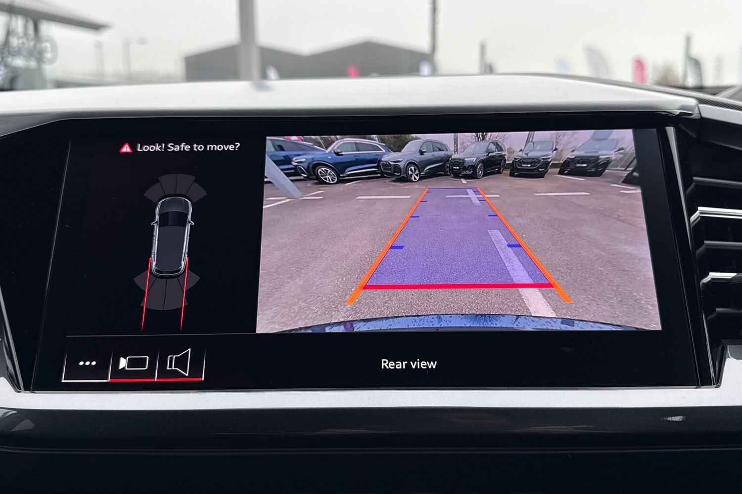 Used Audi Q4 e-tron 2025 for sale - 77805138: Photo 41