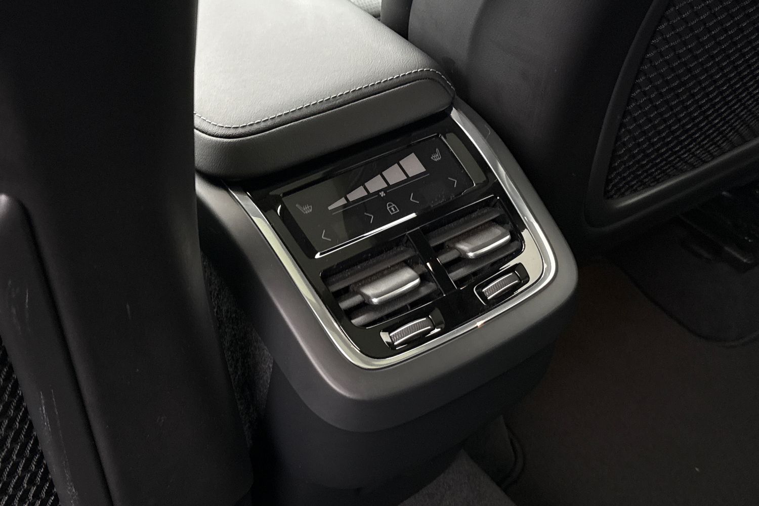 Used Volvo XC60 2024 for sale - 77368398: Photo 31