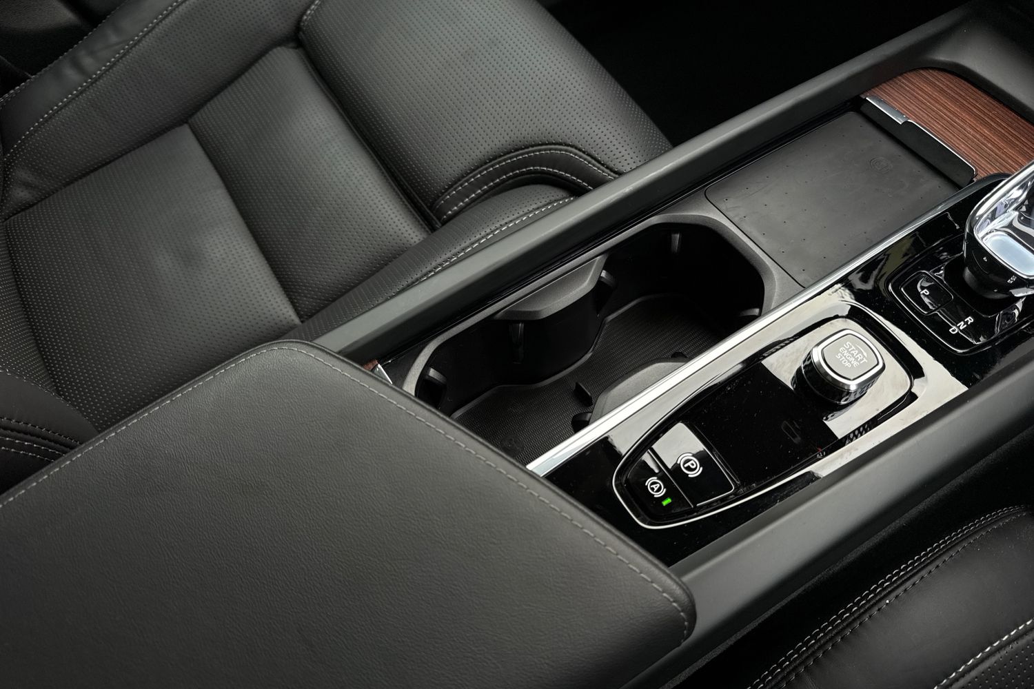 Used Volvo XC60 2024 for sale - 77368398: Photo 35